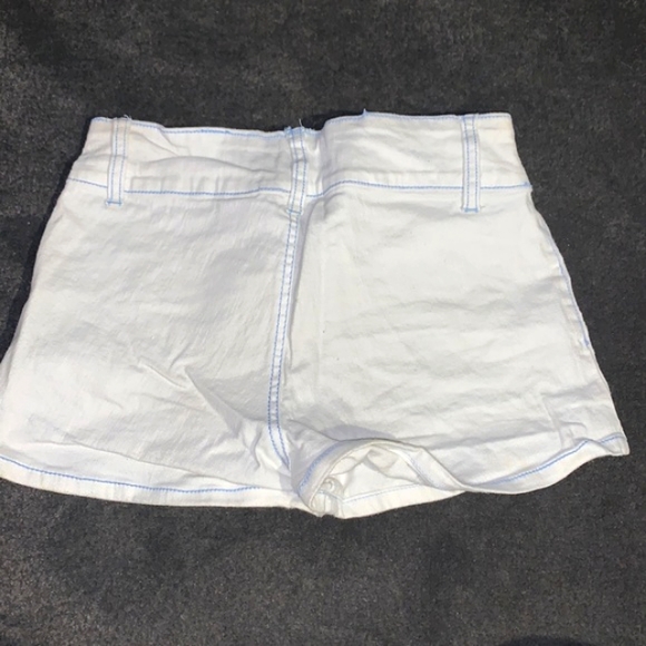 Shorts - Picture 3 of 5